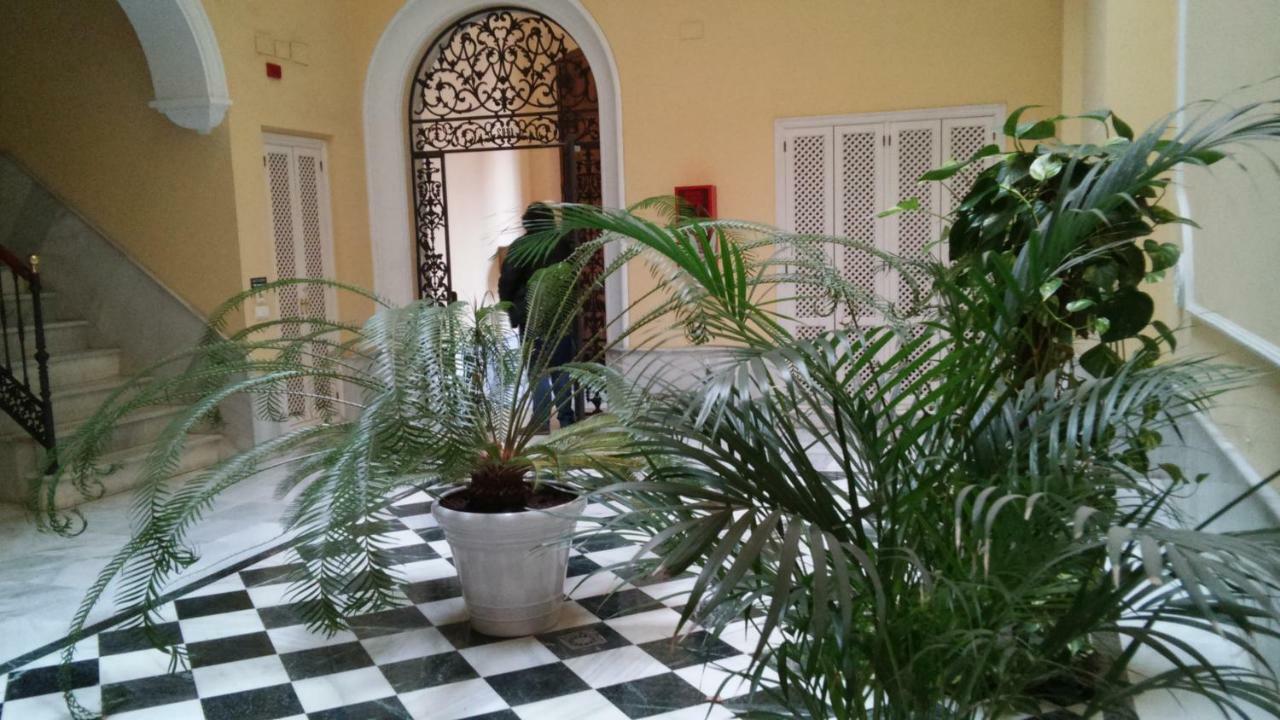 Luxurious 2 Bedroom Flat In A Historic Building Sevilla Eksteriør billede